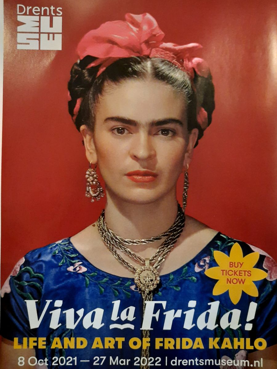 Frida Kahlo arrangement